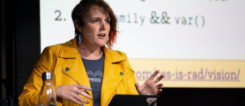 Miriam speaking at Smashing Conf NY